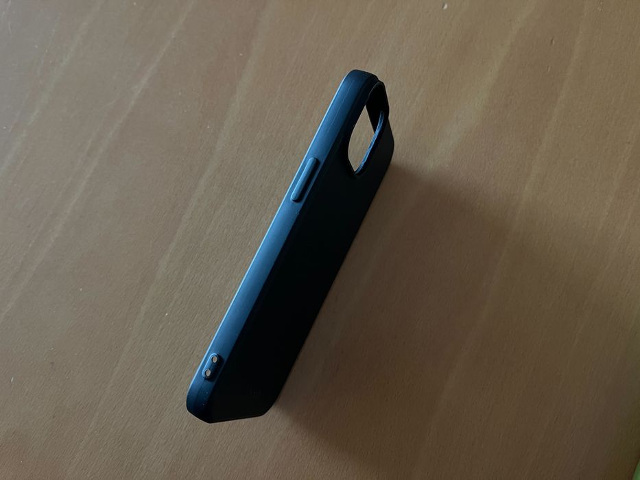 Capa iPhone 13 Artwizz