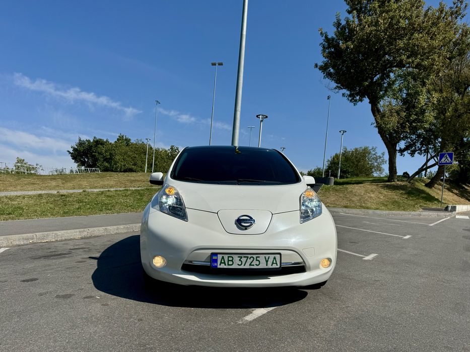Nissan Leaf 2014 • Tekna • 24 kWh • Webasto