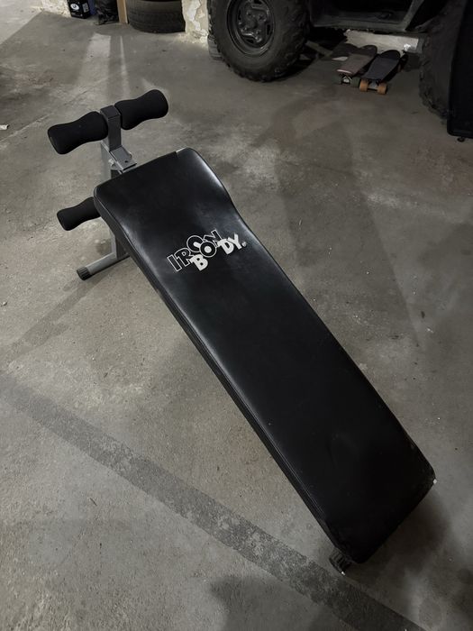 Ławeczka do brzuszków, regulowana, skośna płaska jak nowa Iron Body
