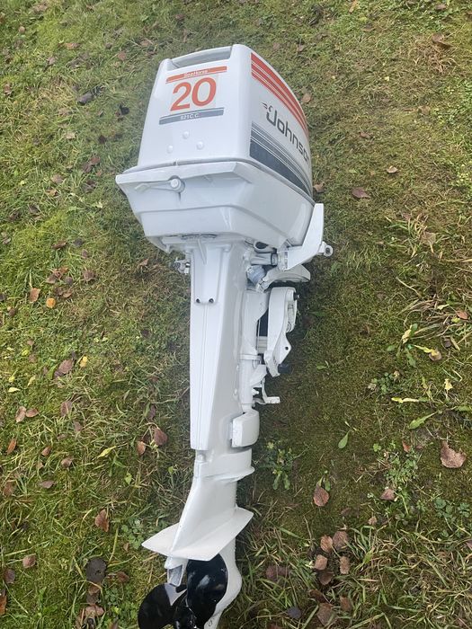 Двигун лодочний мотор Johnson 20