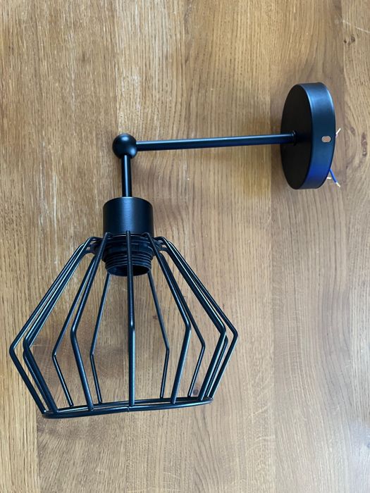 Kinkiet loft. Lampa ścienna