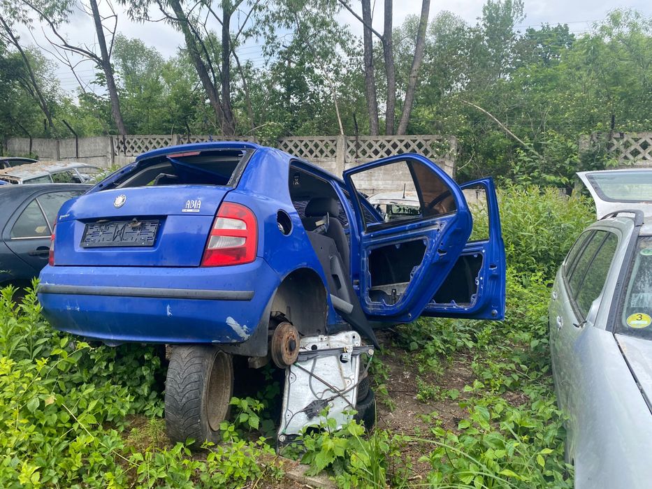 шрот фабия запчастини разборка fabia ЭГУР гбц тнвд кпп дверь фара