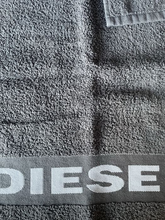 Zestaw zegarek nowy i reczniki Diesel