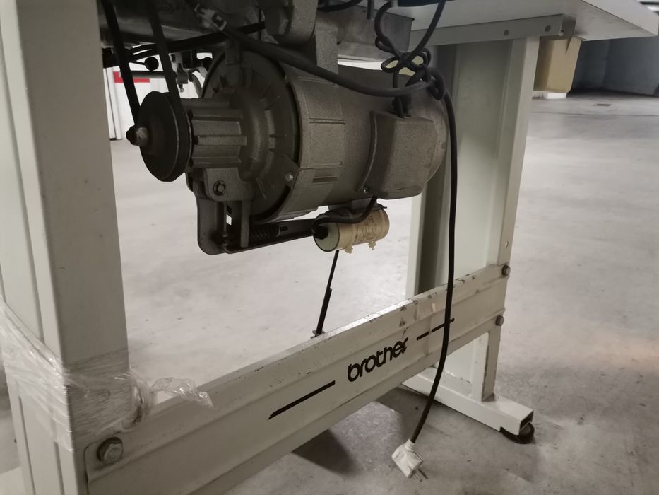 Máquina de custura brother LT2-B842-5