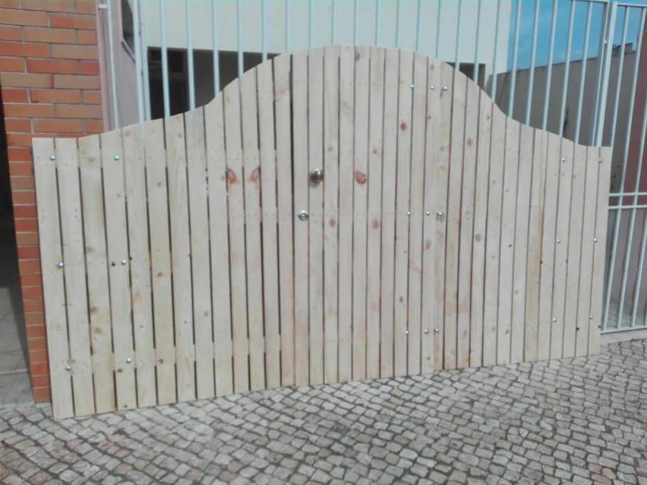 Vários tipos de portões.