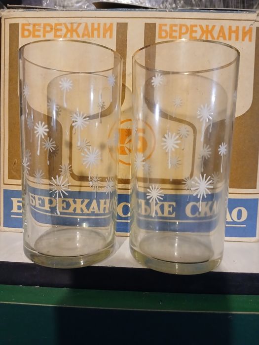 Продам креманки для морозива 6шт.,стакани бережанські  12штук.