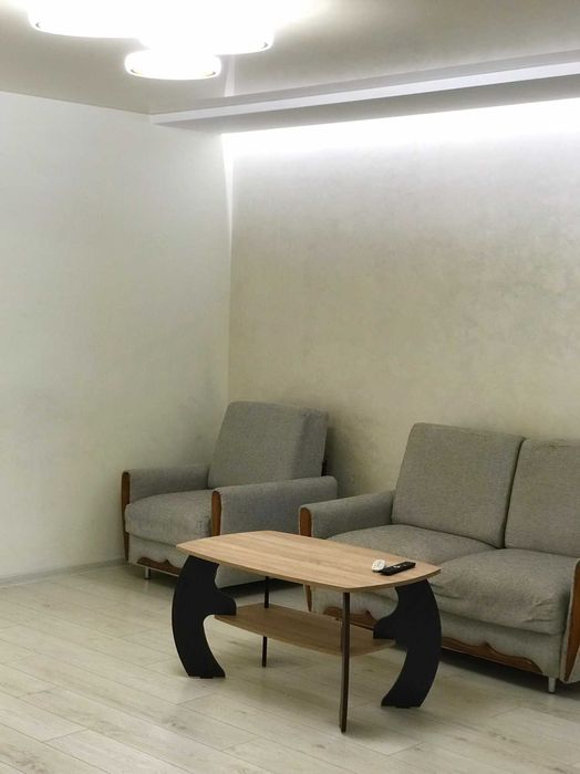 Подобово. Посуточно. Недалеко озеро. Центр, нова 3 кімн квартири.