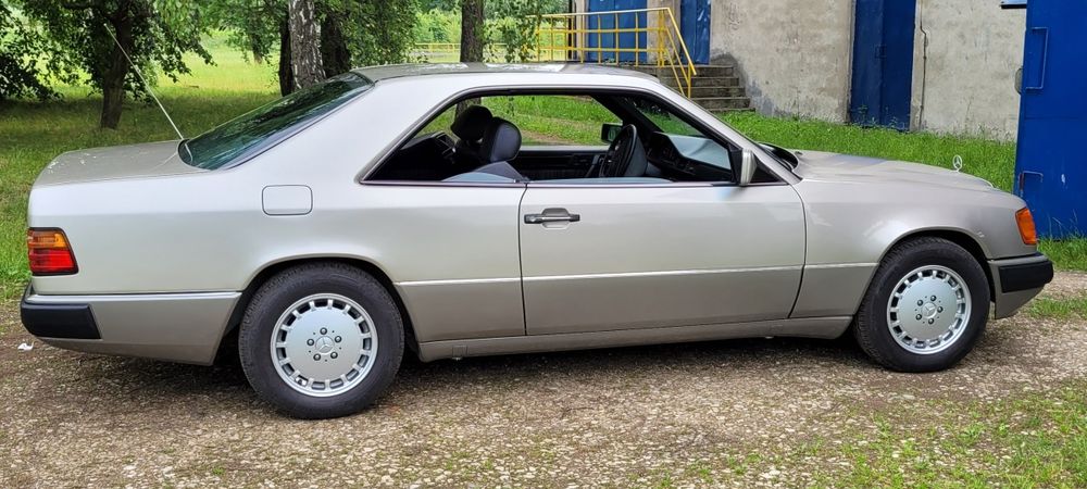 Mercedes W 124 CE 320