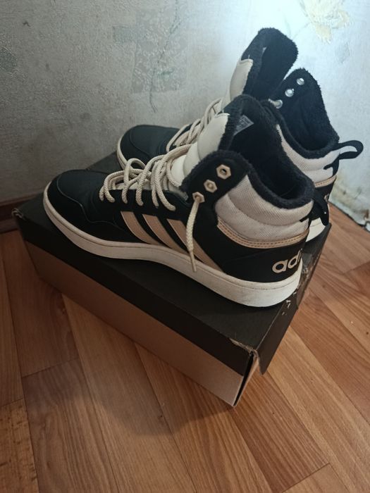 Hoops 3.0 Mid WTR  продам кеди