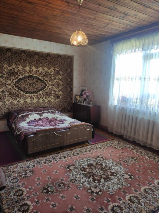 Продам великий будинок у затишному селі