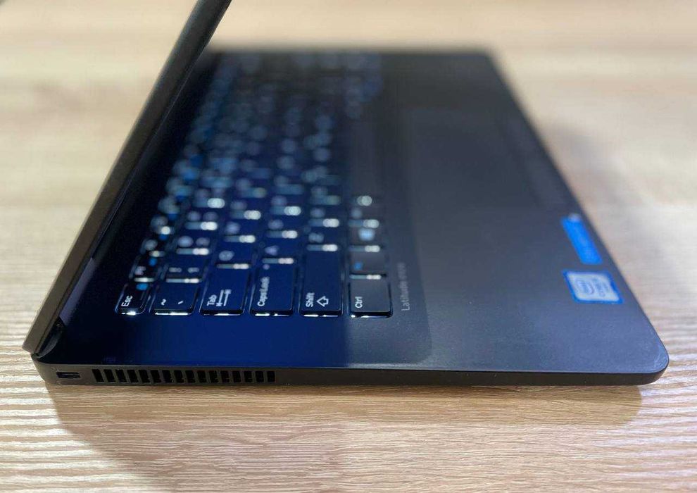 Ноутбук DELL 7270 | 12,5" HD LCD | I5-6300U | 8GB DDR4 | 256GB SSD