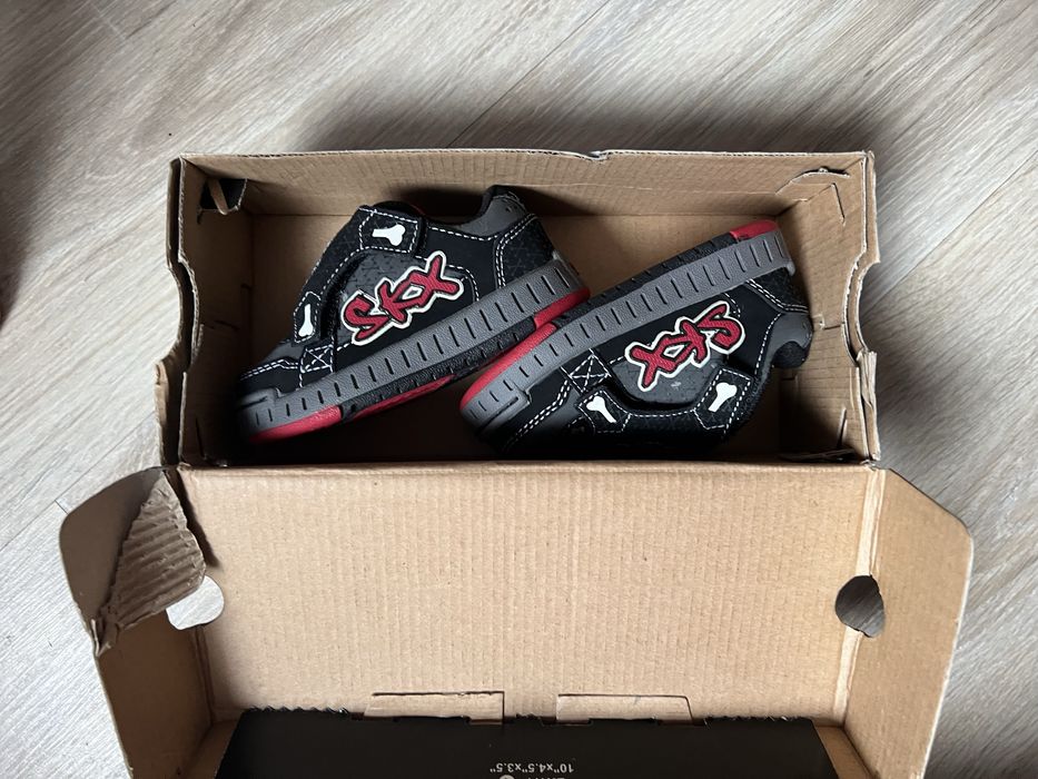 Кросівки нові Skechers 20р.