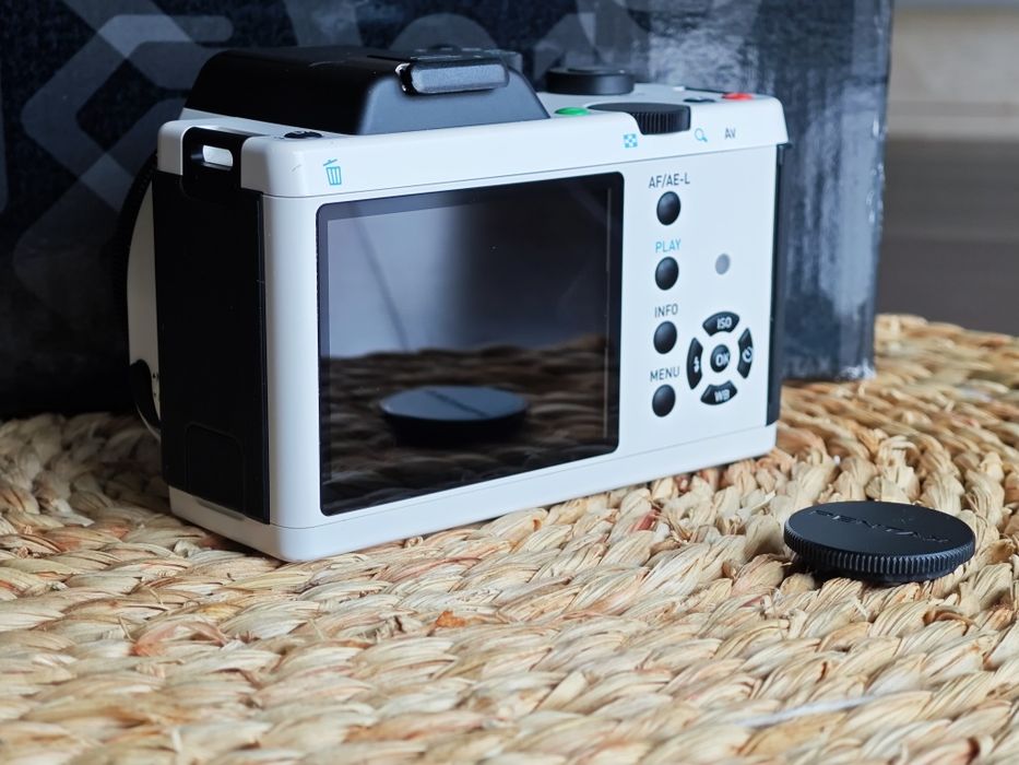 Pentax K-01 z obiektywem DA 40mm XS  Unikat !!!