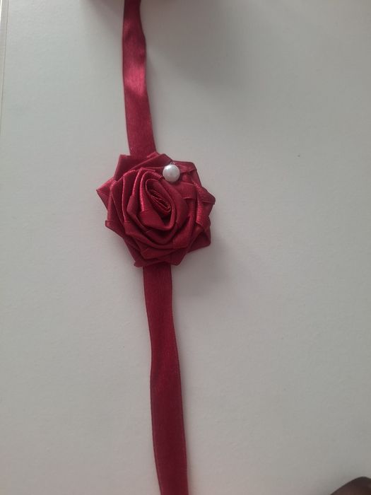 Bukiecik, kotylion róża na rękę studniówka, ślub burgundowy bordo