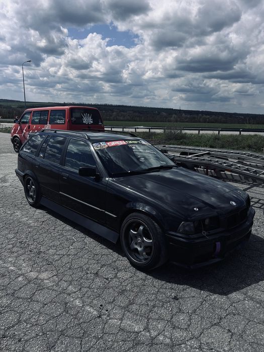 Продам BMW e36 m52b28