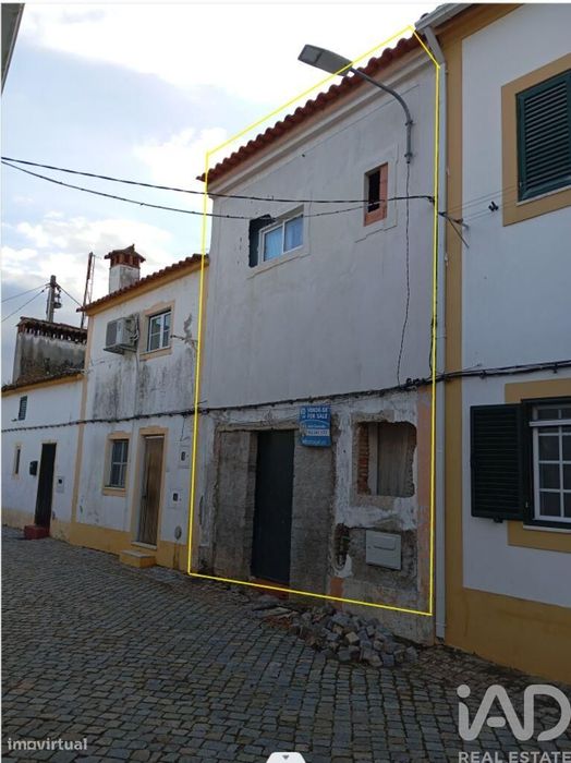 Casa T2 em Alagoa de 108,00 m2