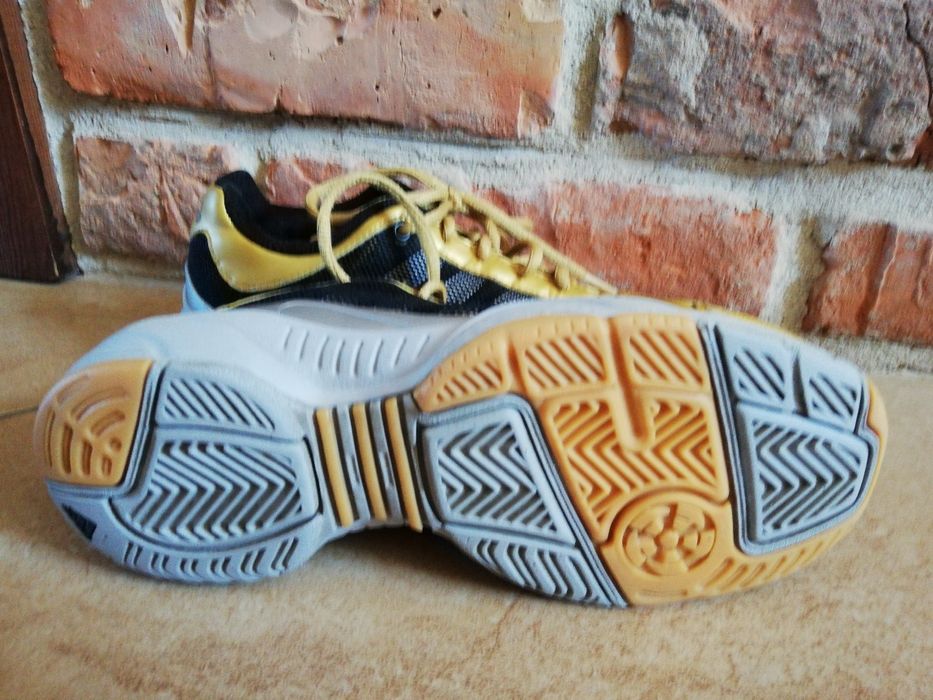 Buty adidas 35 wkładka 22,5 cm