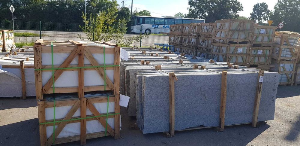 Granit, trawertyn, marmur - stopnice, płytki, taras, schody, parapet