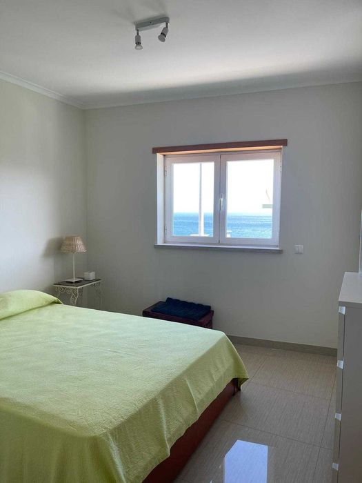 Apartamento T2 com vista de mar e parqueamento