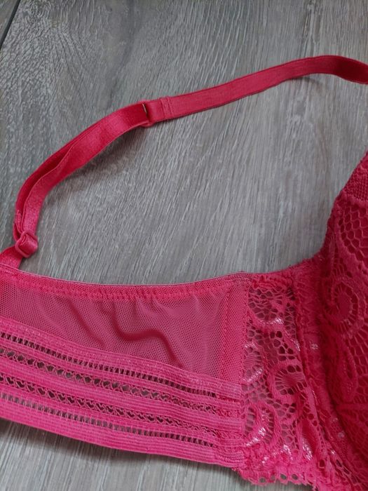 Piękny sexy seksowny stanik biustonosz koronka koronki 80B