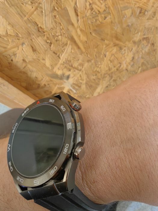 P0Huawei Watch Ultimate Design