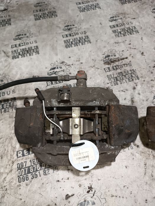 Супорт передній лівий правий MB ML W163 2005 МЛ Мерседес Суппорт