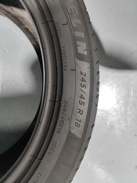 2 pneus semi novos 245-45R18 Michelin - Oferta dos portes