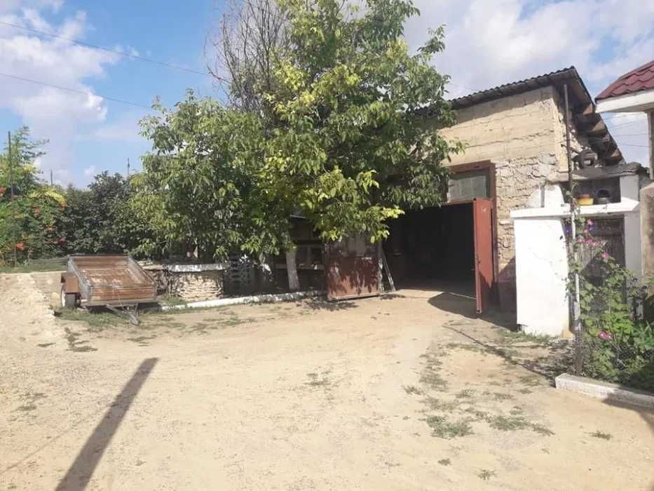 (13) Продам 2-поверховий будинок у 1 кварталі с.Великий Дальник.