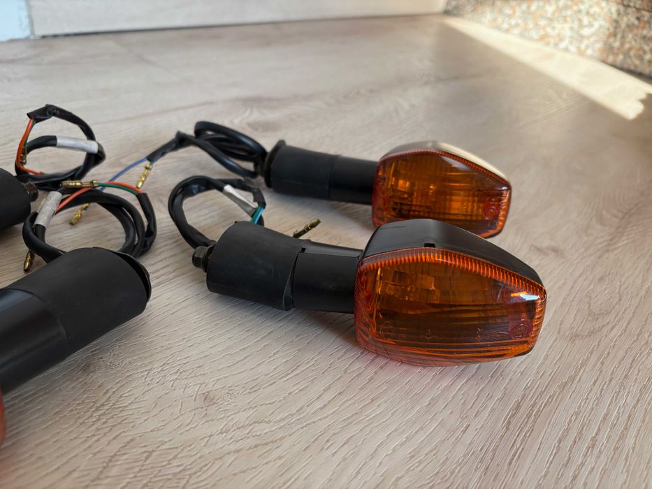 Piscas (4) NOVOS Originais Honda Hornet 2006