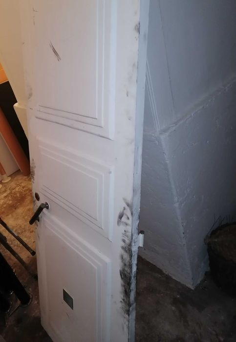 Porta de pinho maciça