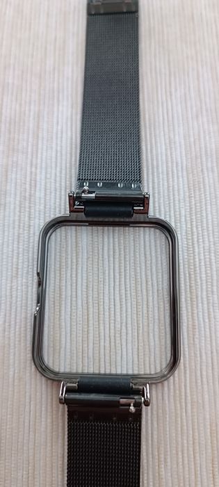 Pulseira com caixa proteção preta em metal