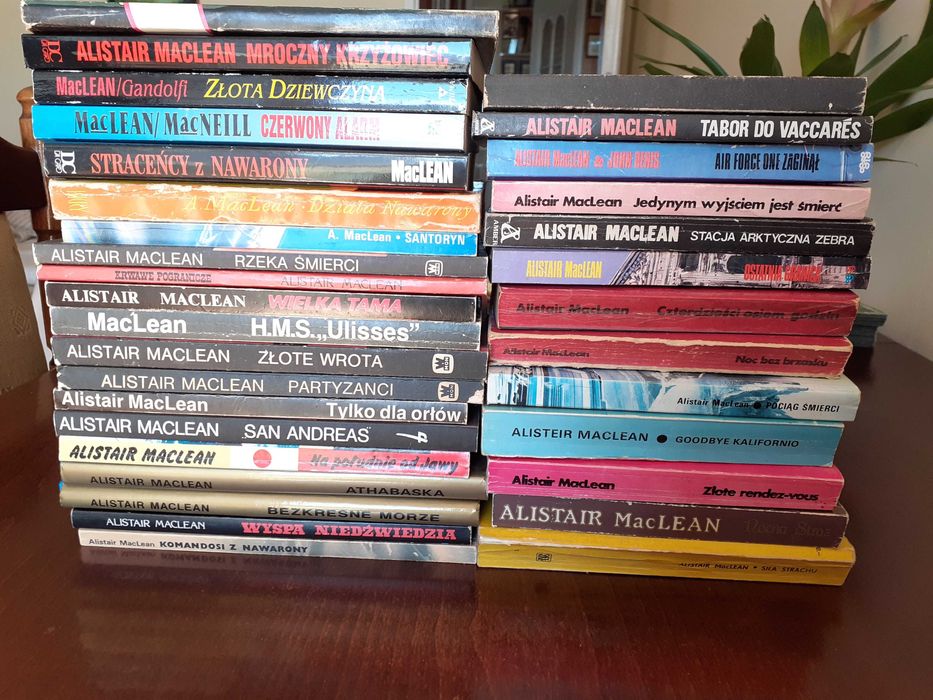 Alistair  MacLean mistrz sensacji ; 37 tytułów , każdy można kupić oddzielnie.