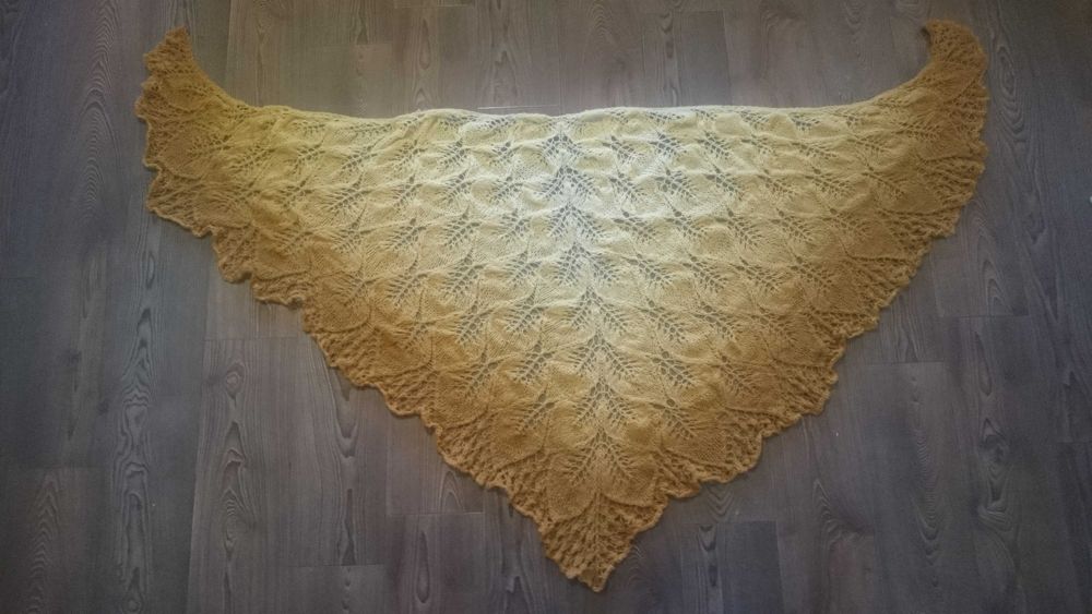 Шикарная ажурная шаль.