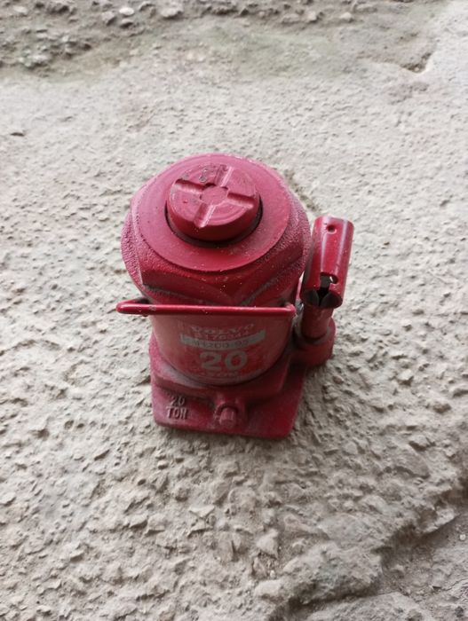 Macaco hidráulico de garrafa