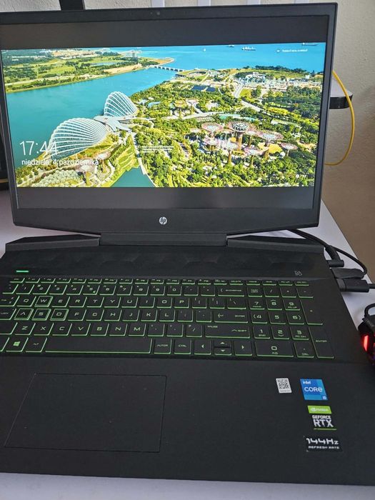 HP Pavilion Gaming 17,3” | i5-11300H | RTX 3050 | 16 GB RAM | SSD 512 GB | 144 Hz