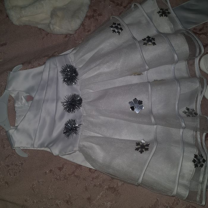 Костюм сніжинки з чешками і обручем