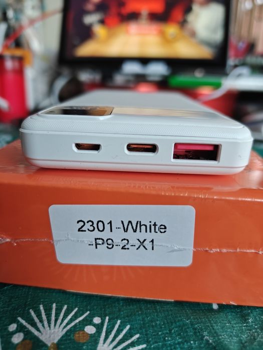 Павербанк  10000mah швидка зарядка 22,5вт з діодним  світильником