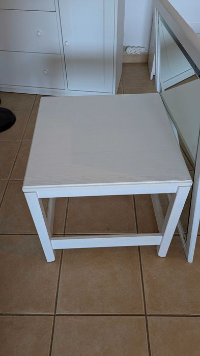 IKEA coffee / side table64751978583041120