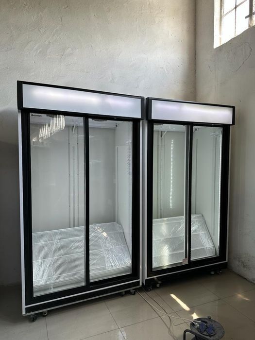 Lodówka witryna chłodziarka drzwi przesuwne 124 cm 1100 l