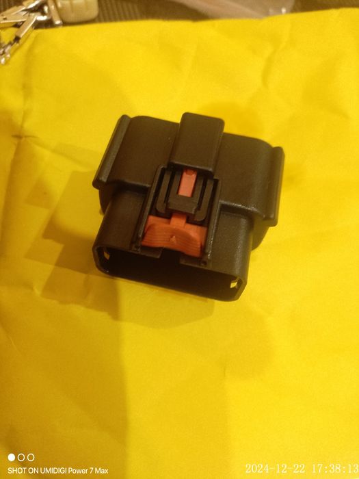 Продам парктроніки tesla model 3 model y и автомобильные разъёмы.