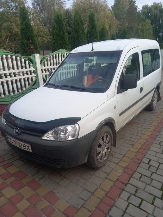 OPEL COMBO пасажир 2005p. 1.4 бензин