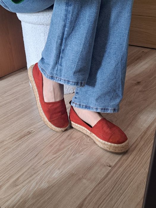 Czerwone espadryle