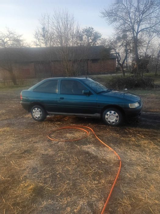 Продам автомобіль форд ескорд