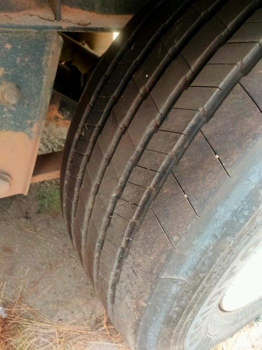 Semi-reboque Porta Madeira