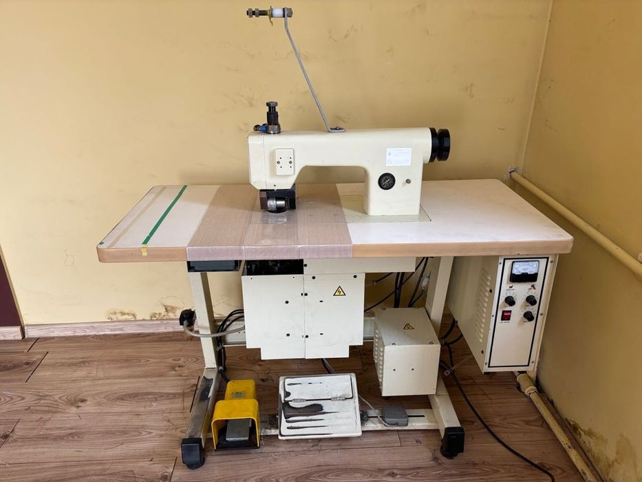 Maszyna ultradźwiękowa HS-5050 do obrusów koronek tkanin 6 wałków