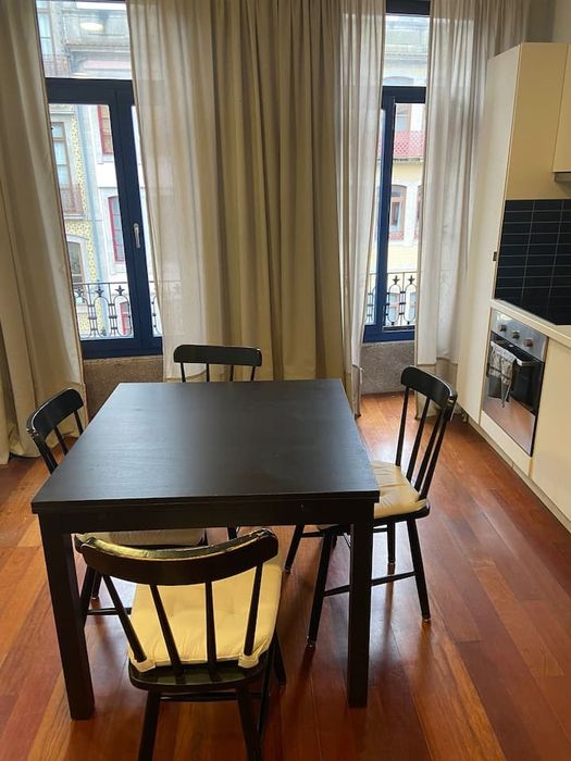 Mesa IKEA extensível com 4 cadeiras