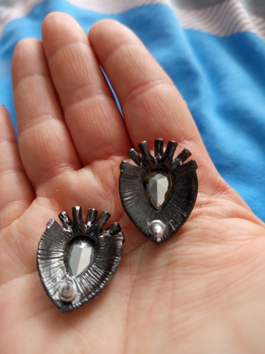 Сережки шикарні та брош біжутерія