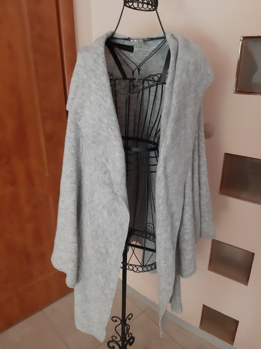 Sweter typ peleryna oversize Cocomore butique  szary klasyk piling