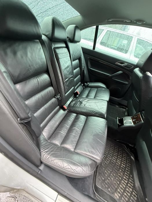 Шкіряний салон Skoda SuperB 1 чорний електро шкода суперб  кожа