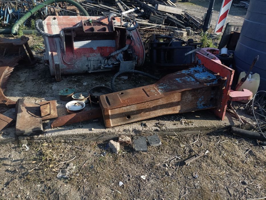 Młot udarowy wuburzeniowy krupp hm 560